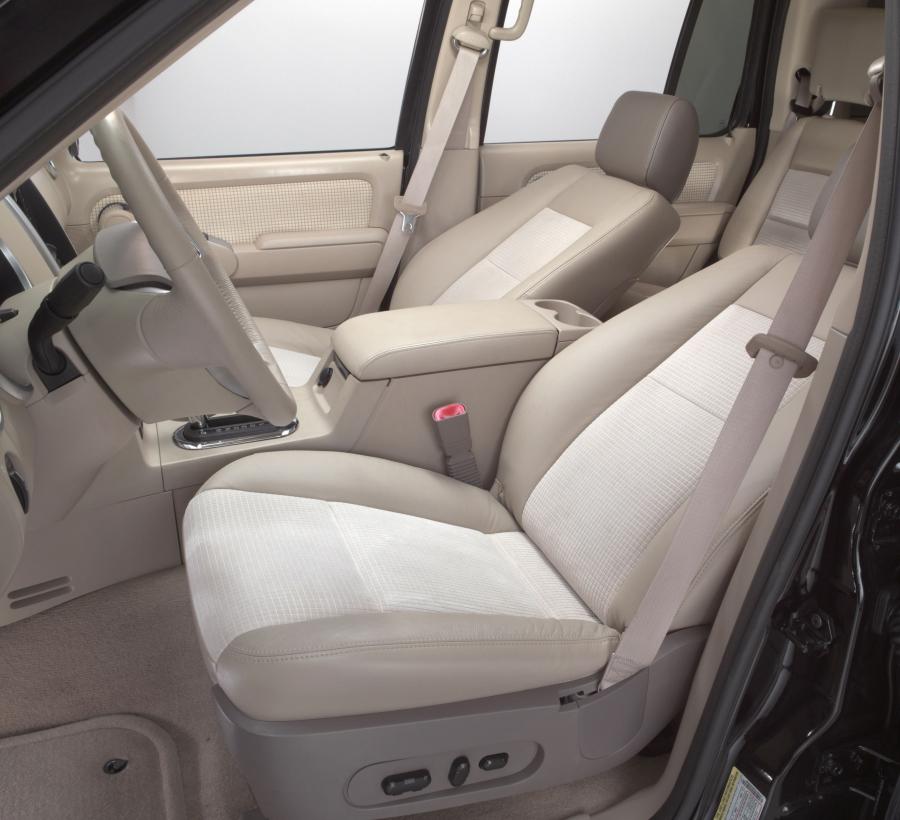  Mercury Mountaineer 2006 года  (фото 17 из 44)